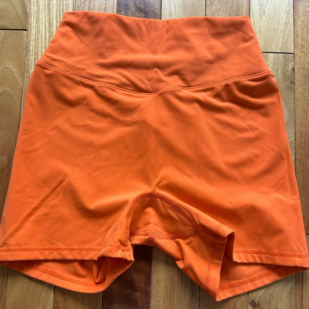 Buff bunny 4in shorts